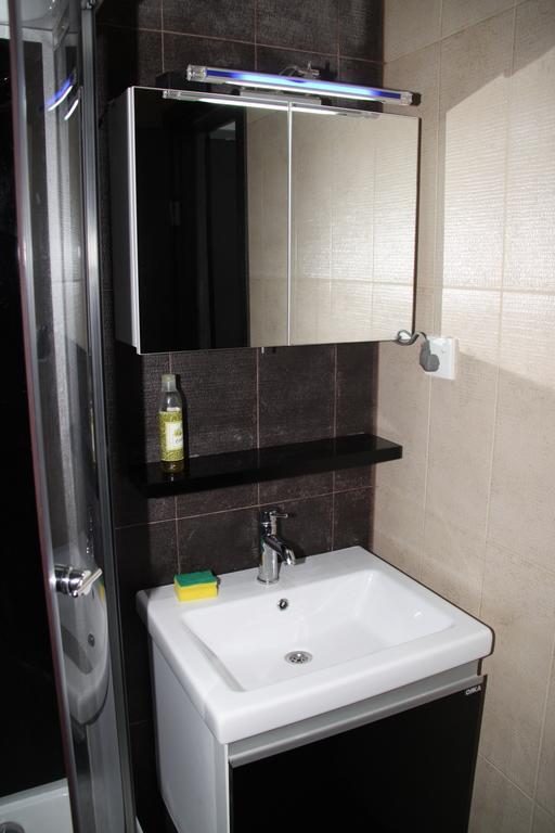 Black-White Rooms باتومي المظهر الخارجي الصورة