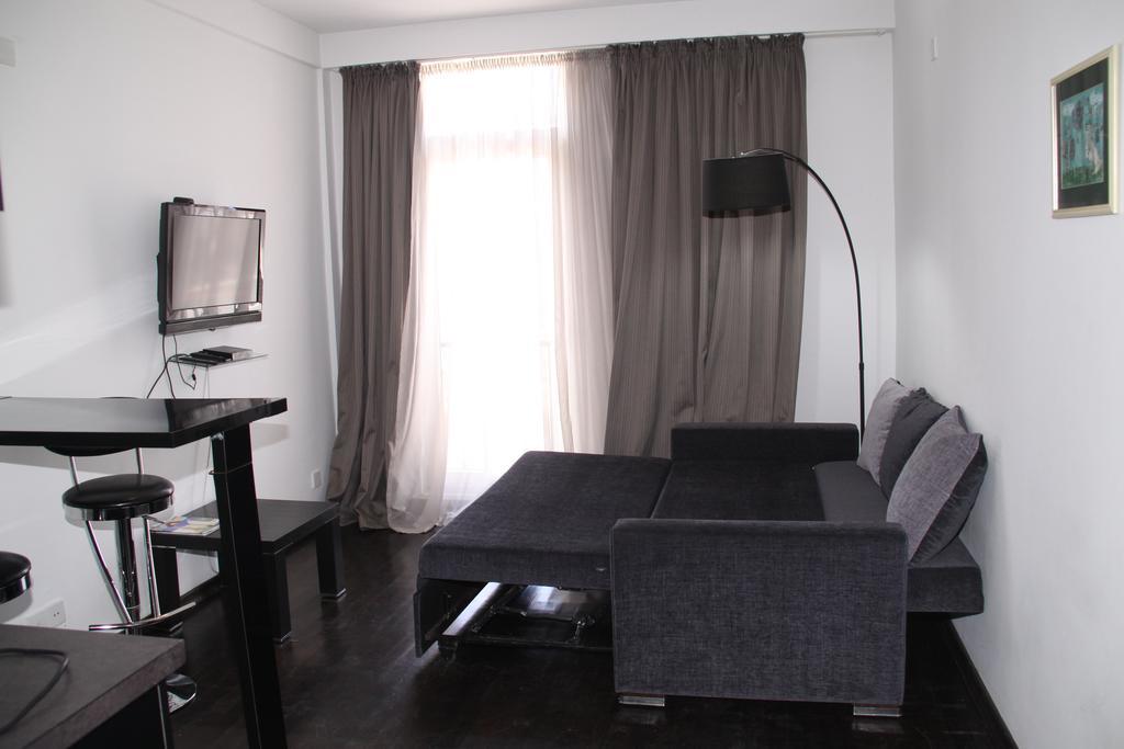 Black-White Rooms باتومي المظهر الخارجي الصورة