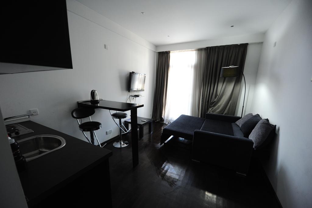 Black-White Rooms باتومي المظهر الخارجي الصورة
